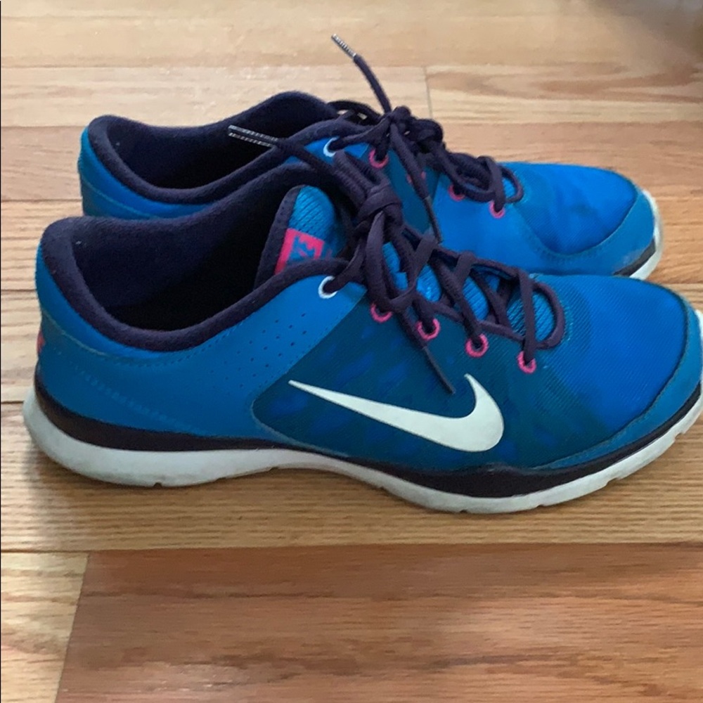 Nike training sneakers